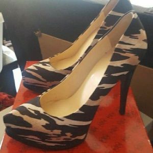 Guess platform heels